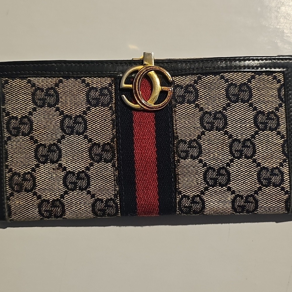 Authentic Gucci Monogram Vintage Wallet , GG Supreme Canvas Sold As Is